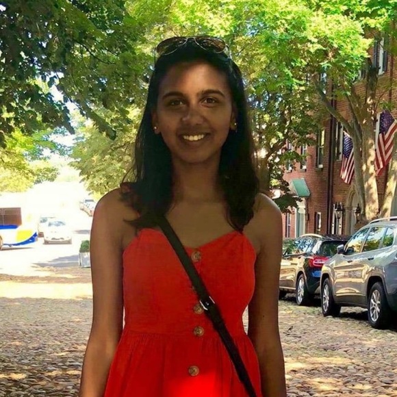 Meet your Posher, Oviya - Picture 1 of 1